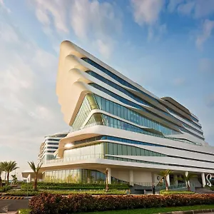 Отель Conrad Manila, Пасай